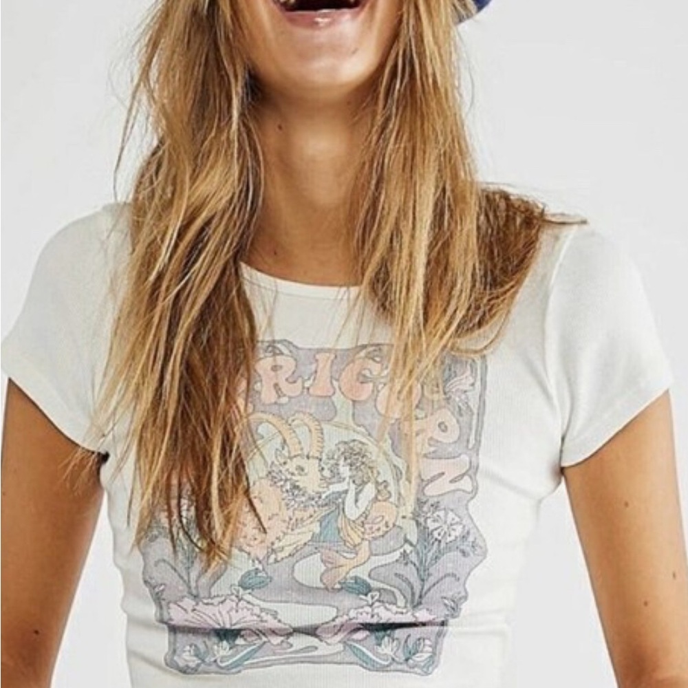 Daydreamer x Free People Baby Tee ARIES Size Small